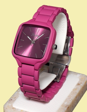 다양한룩에 연출 모던 파스텔워치